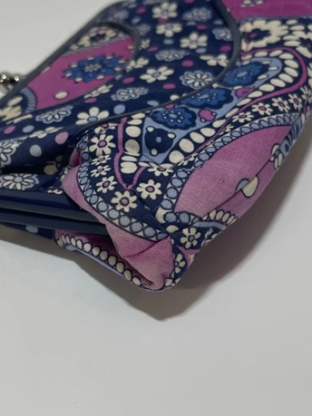 5/$25 Vera Bradley Purple and Navy Paisley Kiss-Lock Coin Purse - Picture 5 of 7